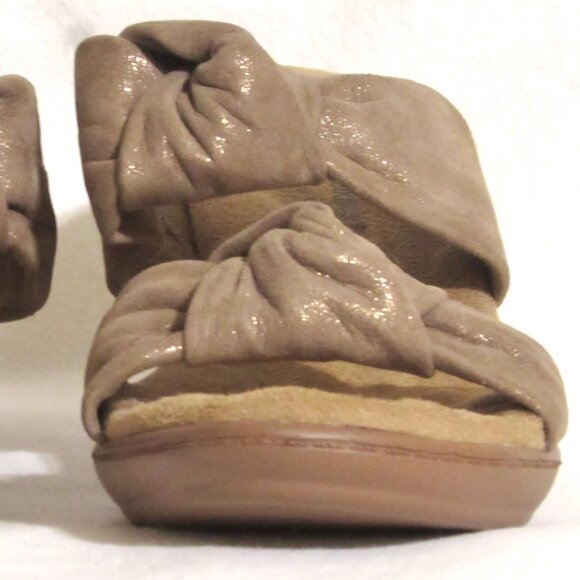 NEW Ladies WALKING CRADLES Taupe Leather Slides Heels Shoes 9 N Orig $139! - Picture 4 of 7